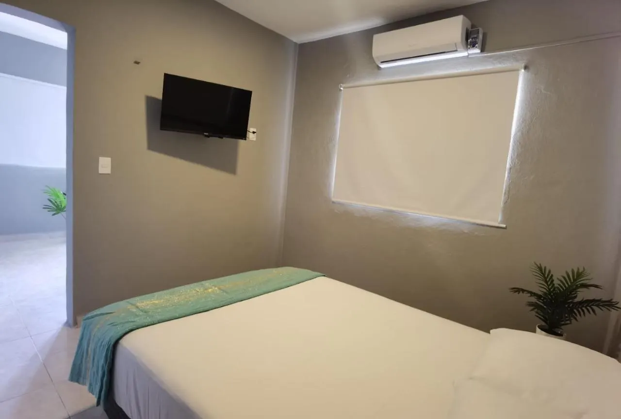 קוזומל 8Th Street Suites 0*,